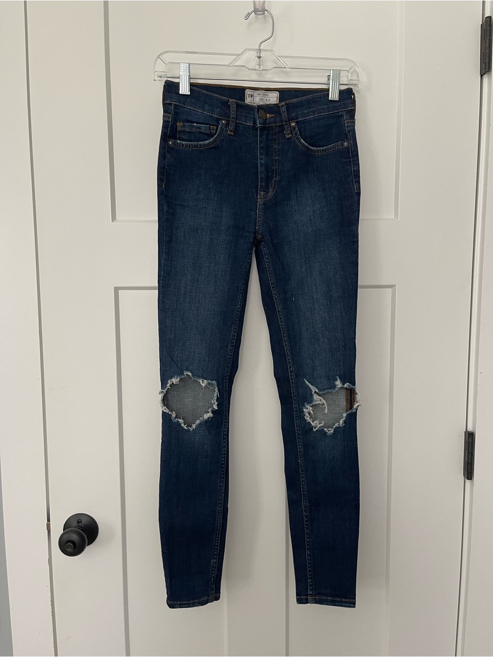 Free People Distressed Skinny Jeans Size 25 Dark Wash Stretch Denim Knee Rip